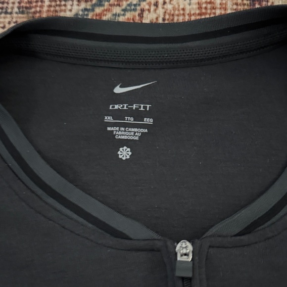 Nike Black and Gray Quarter Zip Pullover - Picture 4 of 8